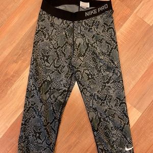 Nike Pro Capri Leggings